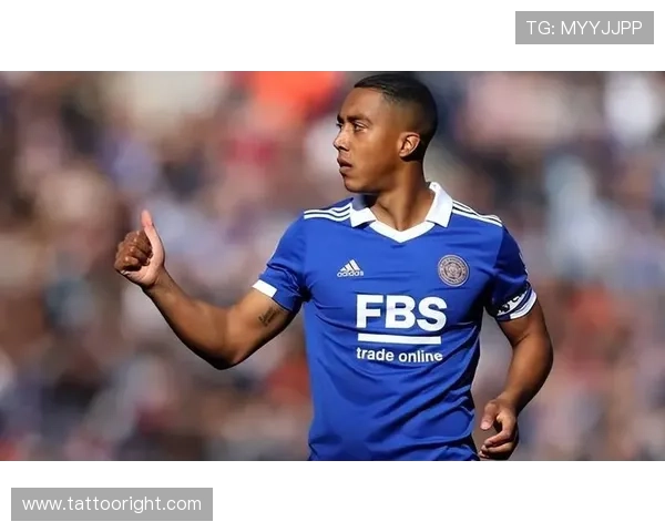 比利时明星蒂莱曼斯加盟莱斯特城后表现持续提升，备受球迷关注