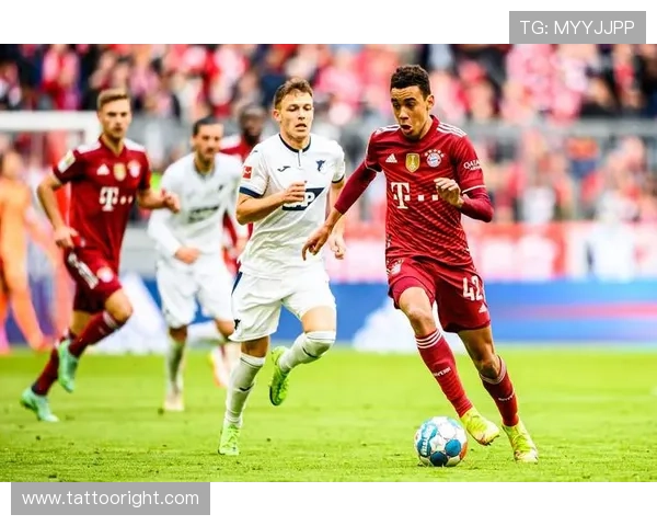 拜仁防线问题已明显体现,对赛季争冠形势形成一定影响 拜仁防线问题已明显体现,对赛季争冠形势形成一定影响